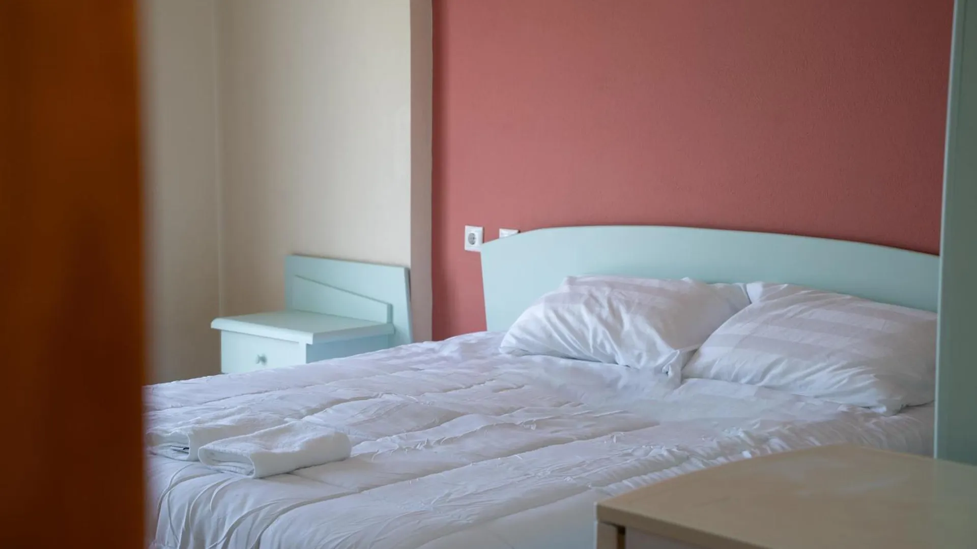 Olivet Hotel Avlonya 3*,  Arnavutluk