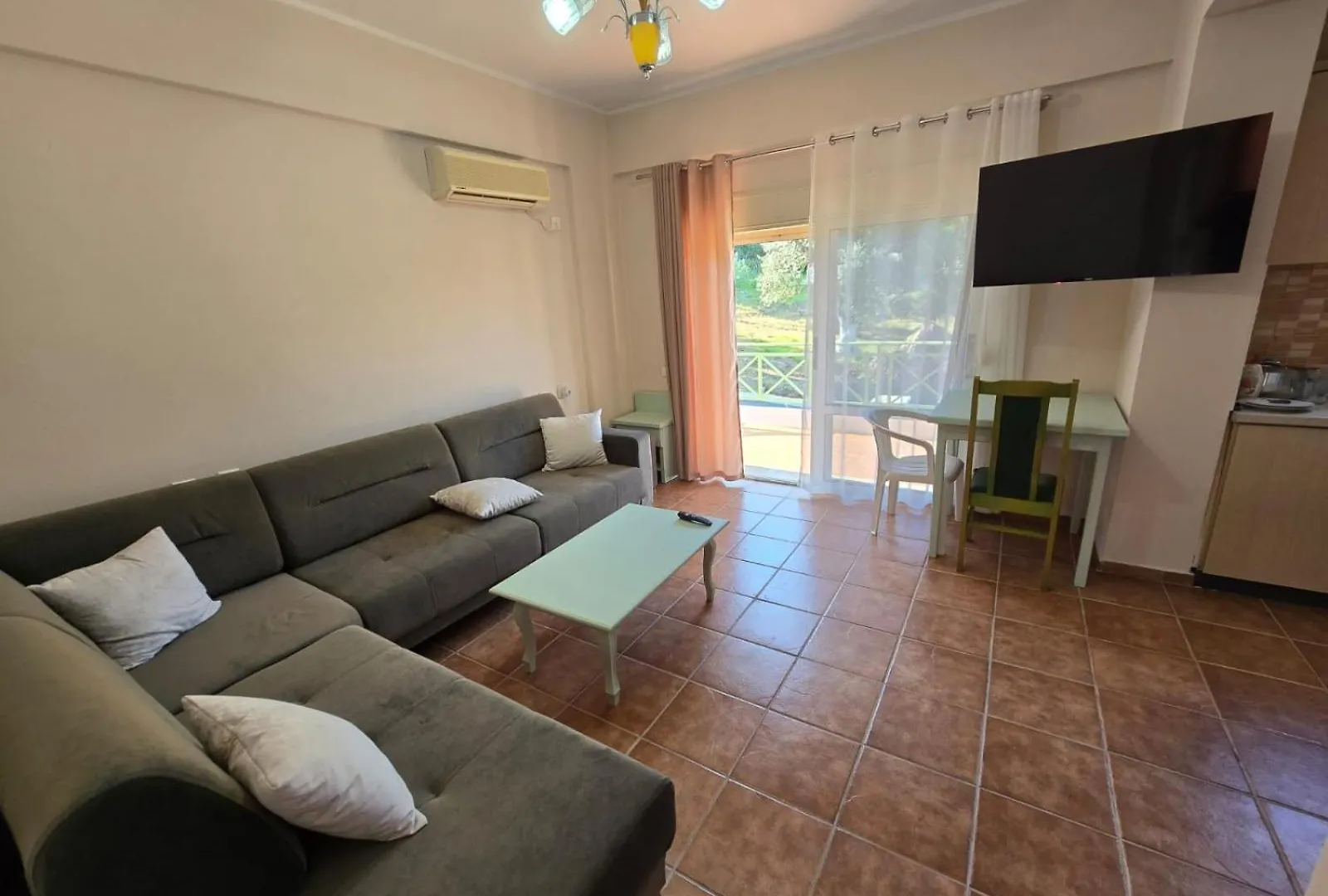 ***  Olivet Hotel Avlonya Arnavutluk