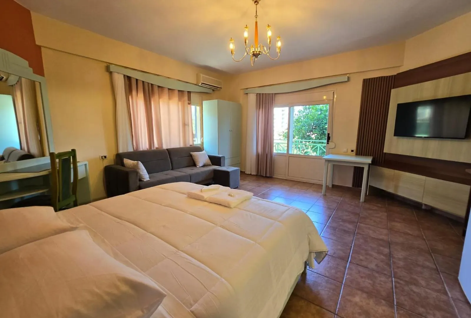 Olivet Hotel Avlonya