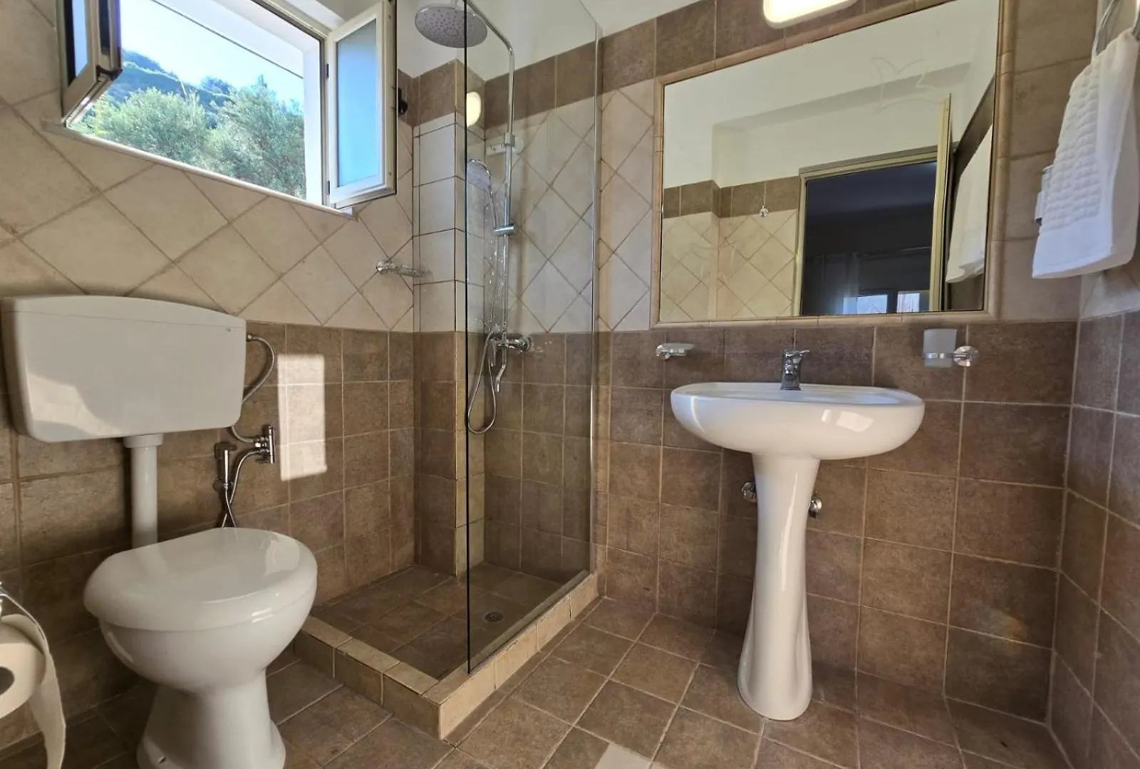Olivet Hotel Avlonya 3*,  Arnavutluk
