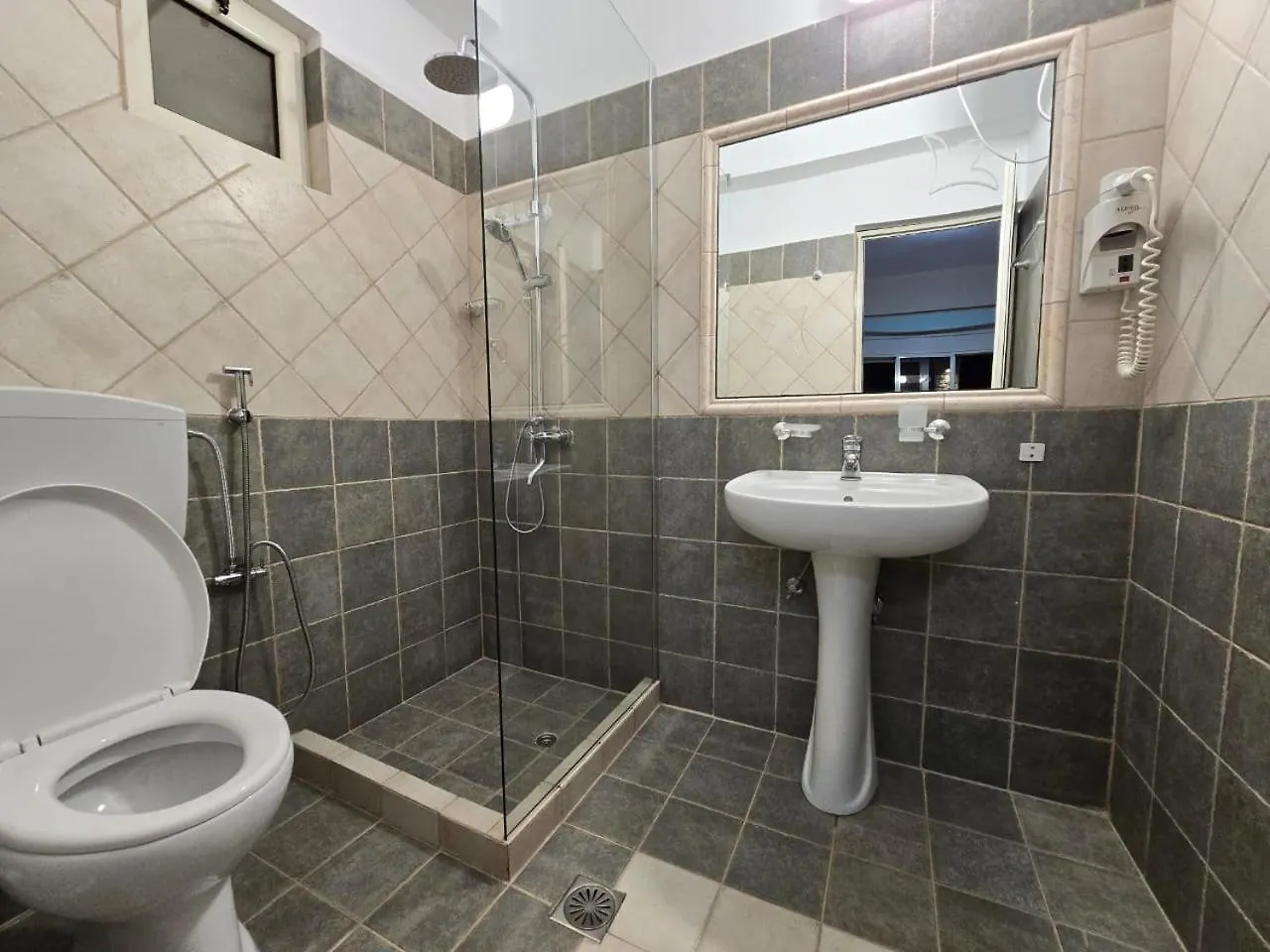 Olivet Hotel Avlonya 3*,  Arnavutluk