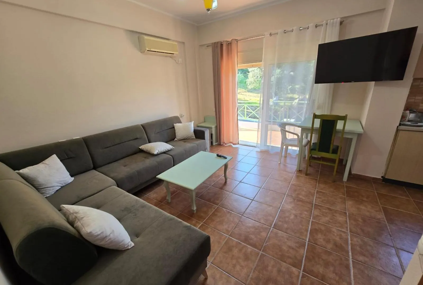 Olivet Hotel Avlonya