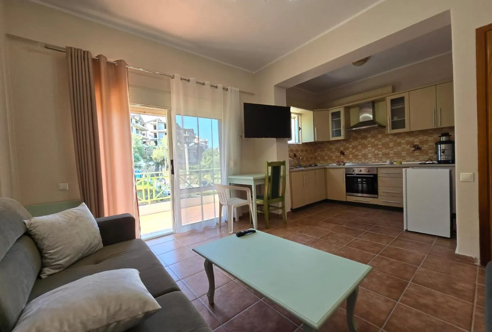 Olivet Hotel Avlonya 3*,