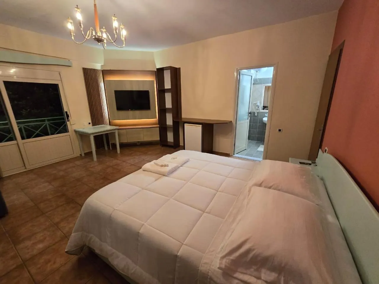 Olivet Hotel Avlonya 3*,