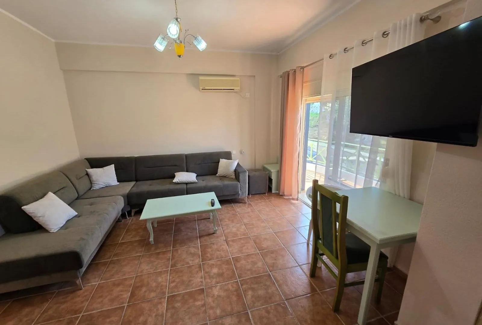 Olivet Hotel Avlonya