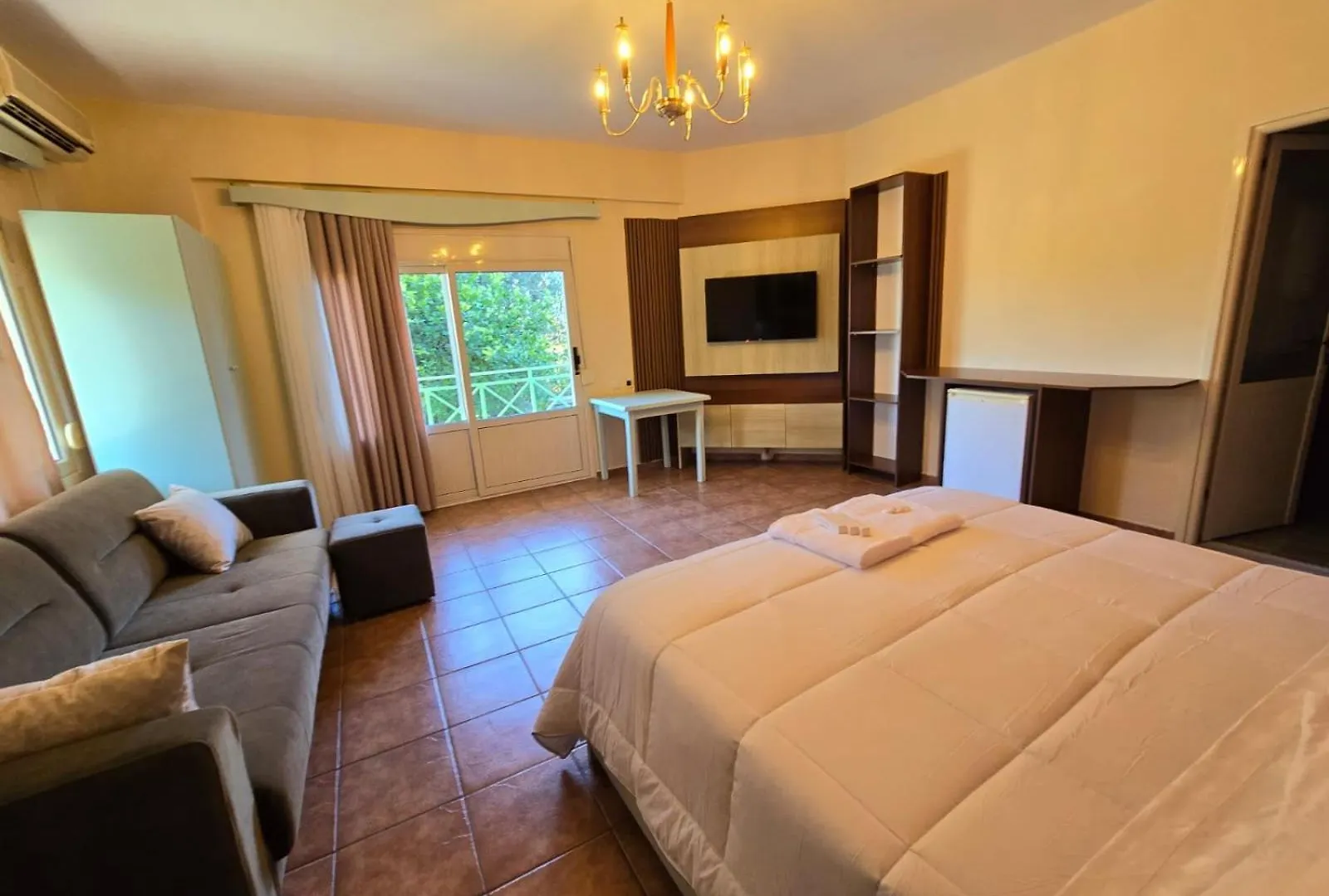 Olivet Hotel Avlonya