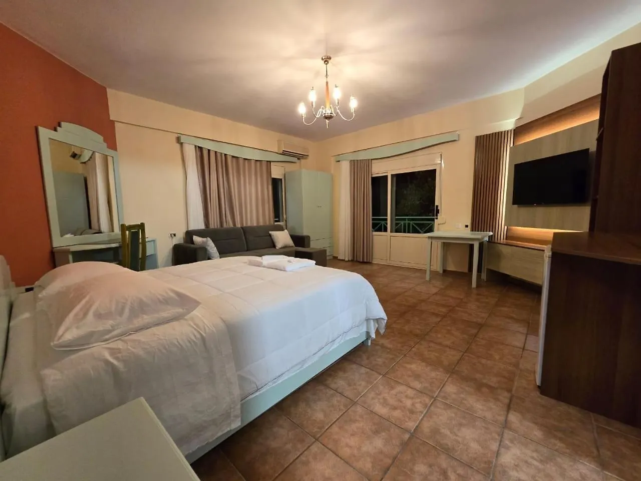 Olivet Hotel Avlonya