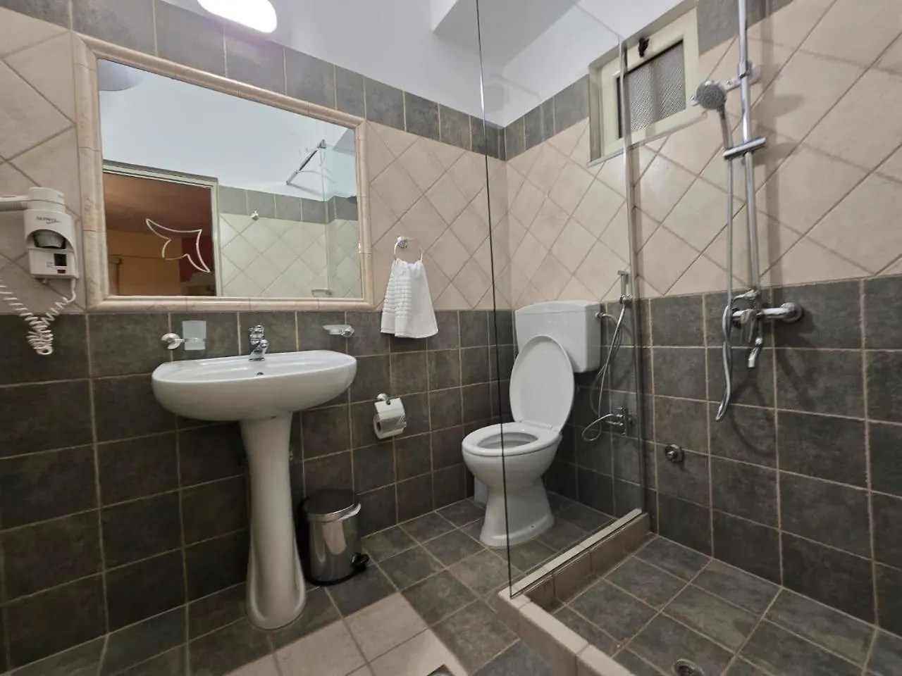 Olivet Hotel Avlonya